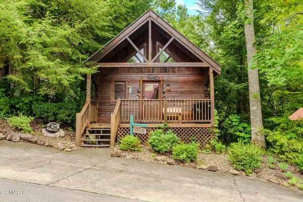 505 Hoot Owl Way, Gatlinburg, TN 37738