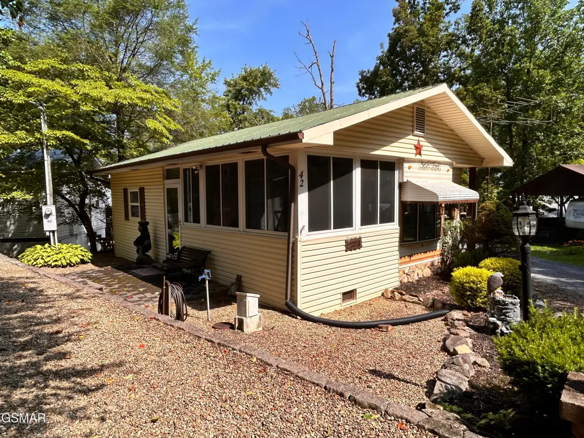 261 Lily Way, Cosby, TN 37722 - #1