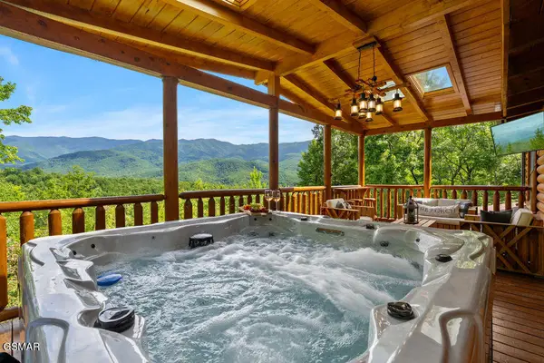 556 Thissa Way, Gatlinburg, TN 37738