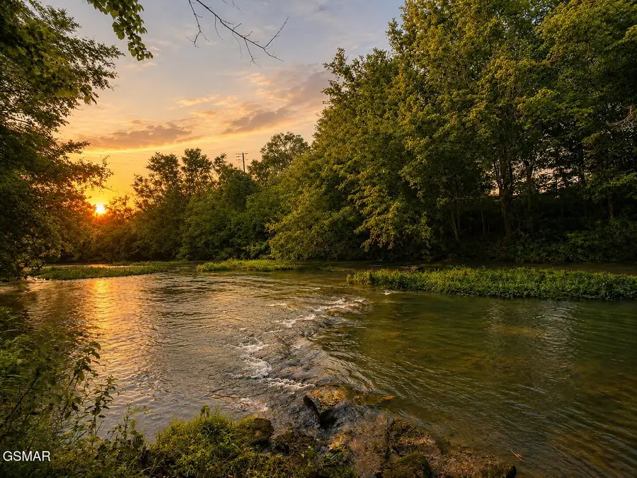 2070 James Road, Sevierville, TN 37876 - #2