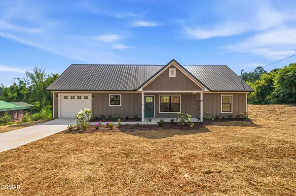 2816 Holiday Hills Road, Kodak, TN 37764
