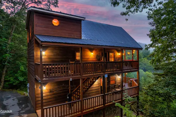 2420 Misty Shadows Drive, Sevierville, TN 37862