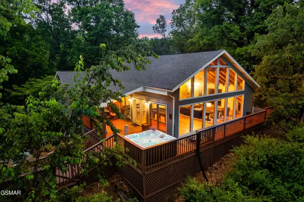 1051 N Ridge Place, Sevierville, TN 37876