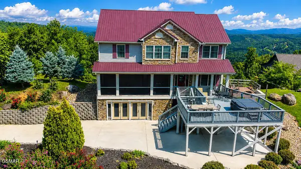 706 Chestnut Drive, Gatlinburg, TN 37738