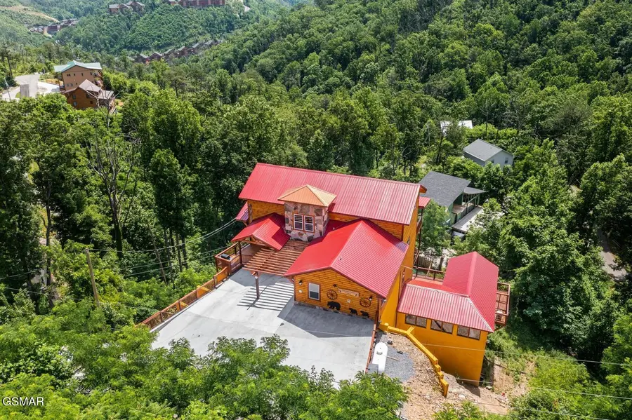 720 Pinecrest Drive, Gatlinburg, TN 37738 - #3