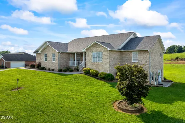 1429 Alum Cave Cove, Sevierville, TN 37862