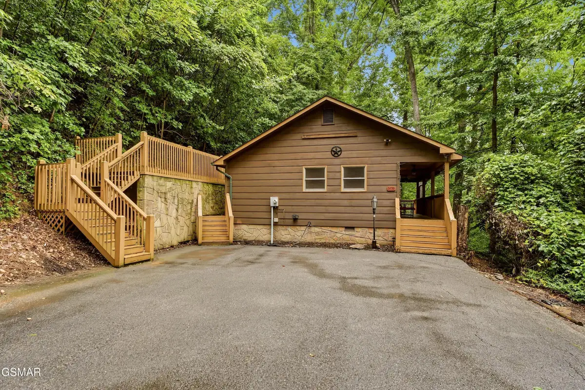 3770 Ravens Den Way, Sevierville, TN 37862 - #1