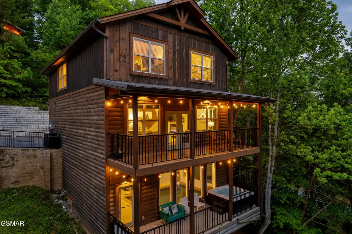 3023 Ridge Top Resort Way, Pigeon Forge, TN 37863 - #1