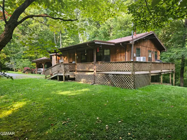 422 Ball Mountain Way, Gatlinburg, TN 37738