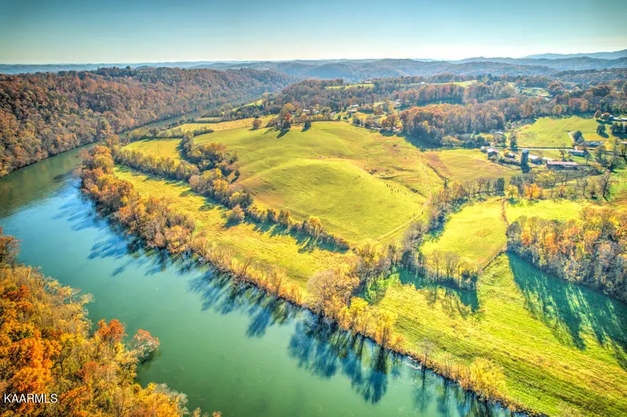311 Ross Cemetery Rd, Rocky Top, TN 37769 - #3