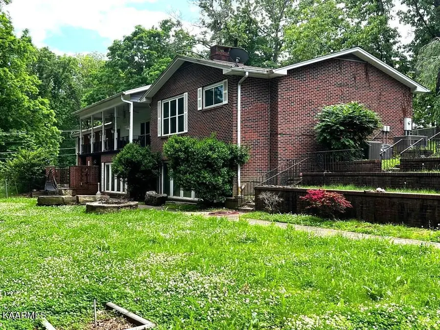 739 Sherwood Drive, Rockwood, TN 37854 - #2