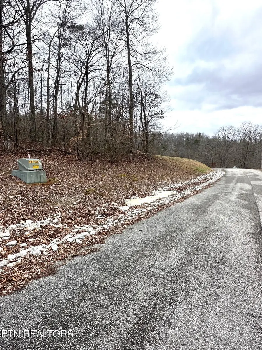 182 Hickory Way, Lafollette, TN 37766 - #3