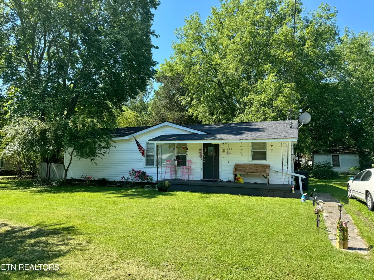 255 Burnett St, Graysville, TN 37338 - #1