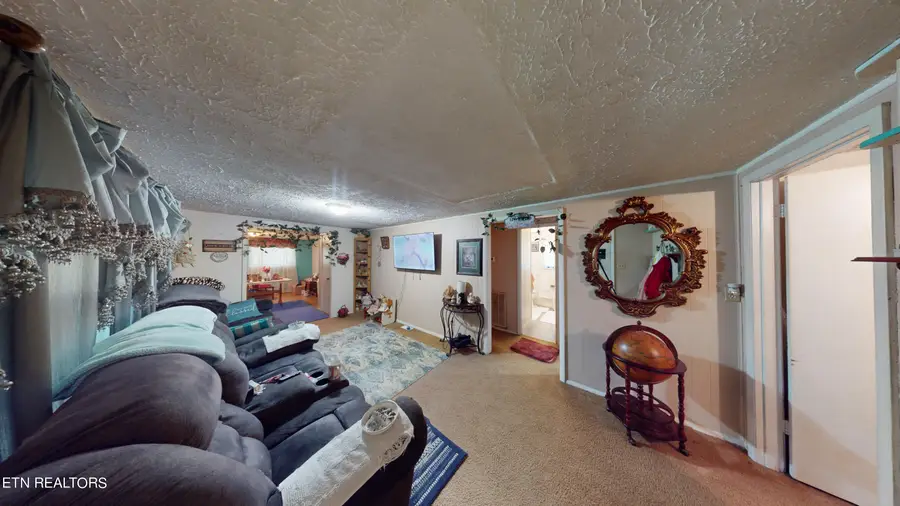 255 Burnett St, Graysville, TN 37338 - #3