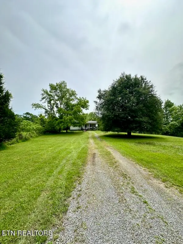2140 New Hope Rd, Celina, TN 38551 - #2