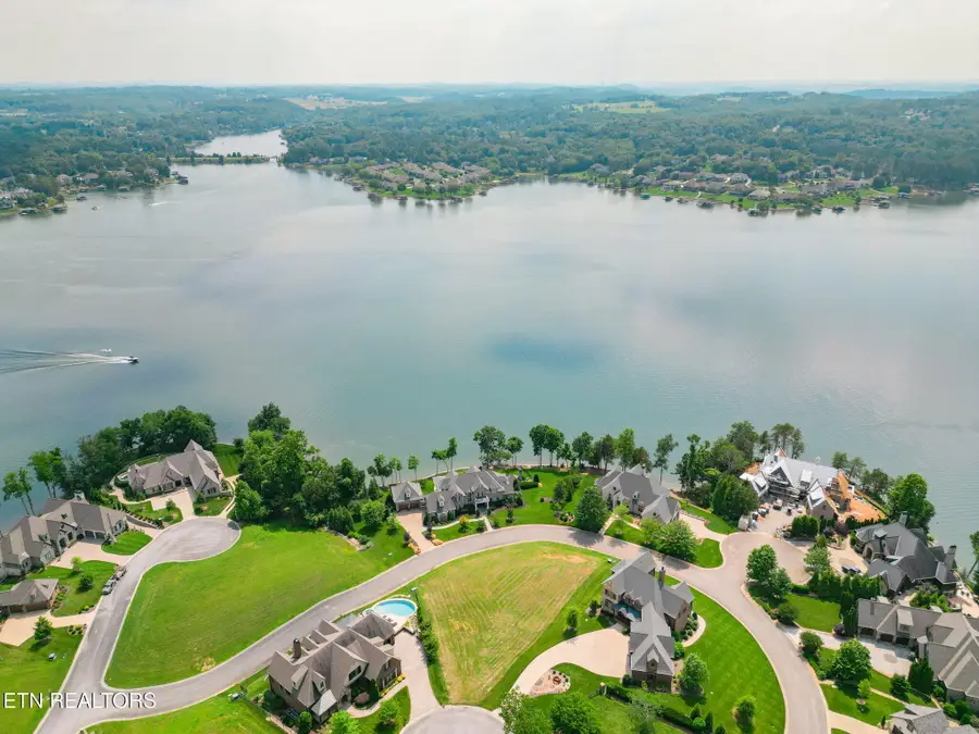 1285 Castaway Lane, Lenoir City, TN 37772 - #3