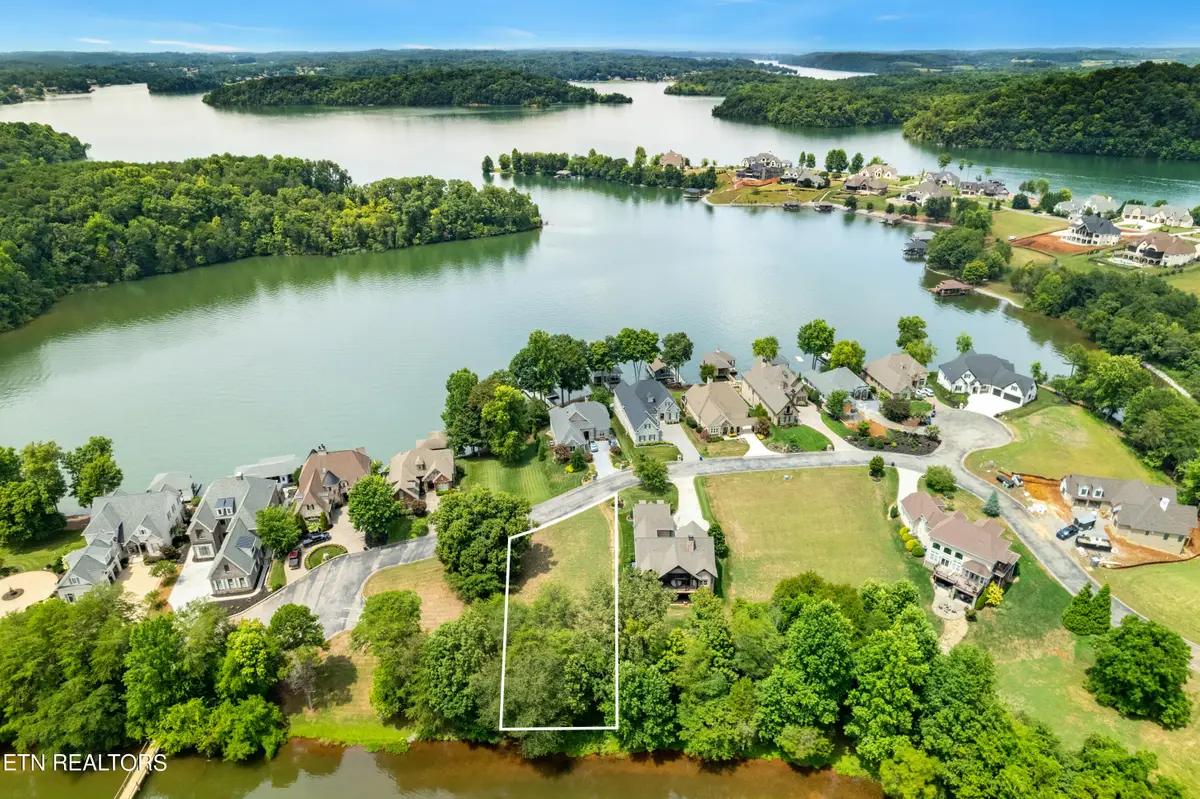 1671 Rarity Bay Pkwy, Vonore, TN 37885 - #1