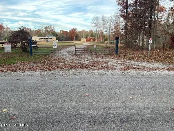 240 Perkins Tr, Deer Lodge, TN 37726