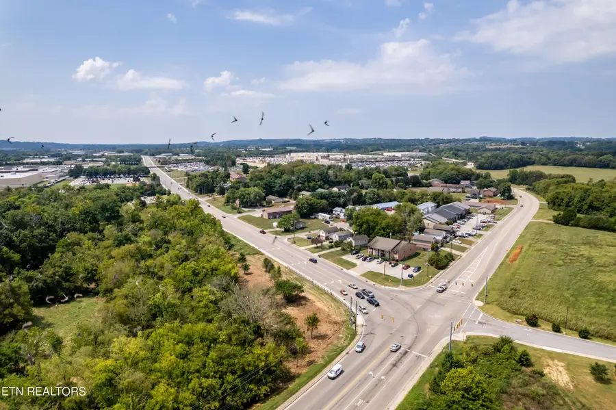 1273 Middlesettlements Rd, Maryville, TN 37801 - #2