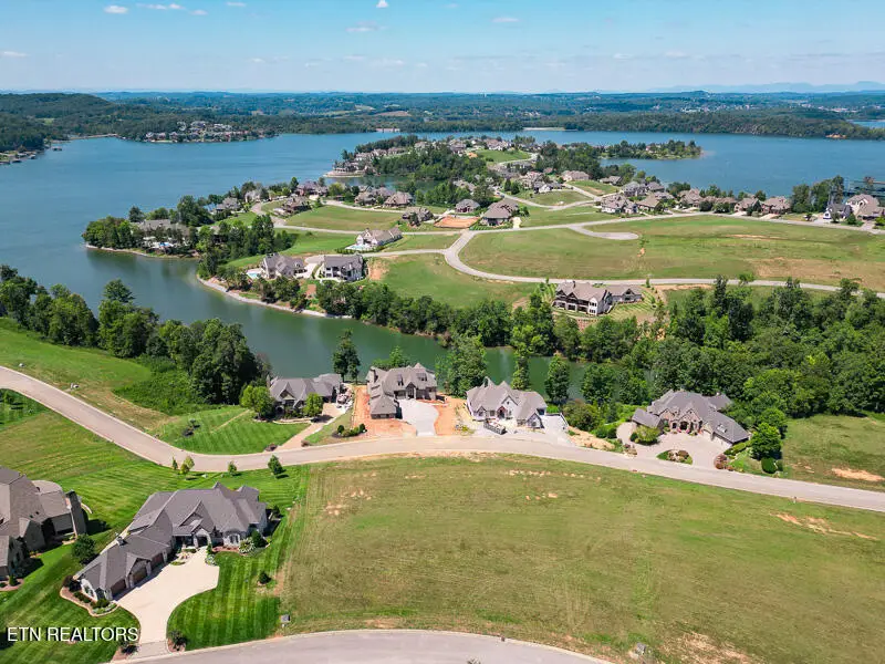 522 Commodore Drive, Lenoir City, TN 37772 - #3