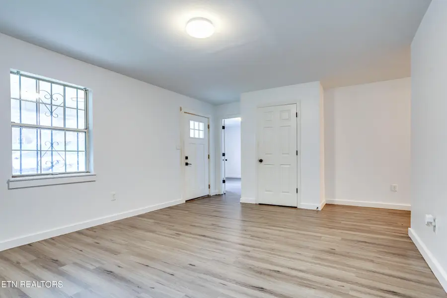 2200 Parkview Ave, Knoxville, TN 37917 - #2