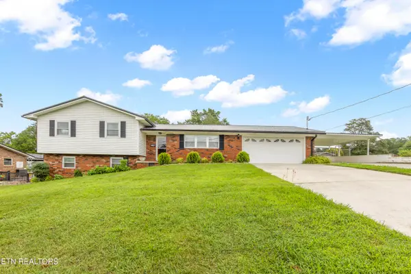 7338 Palmleaf Rd, Knoxville, TN 37918