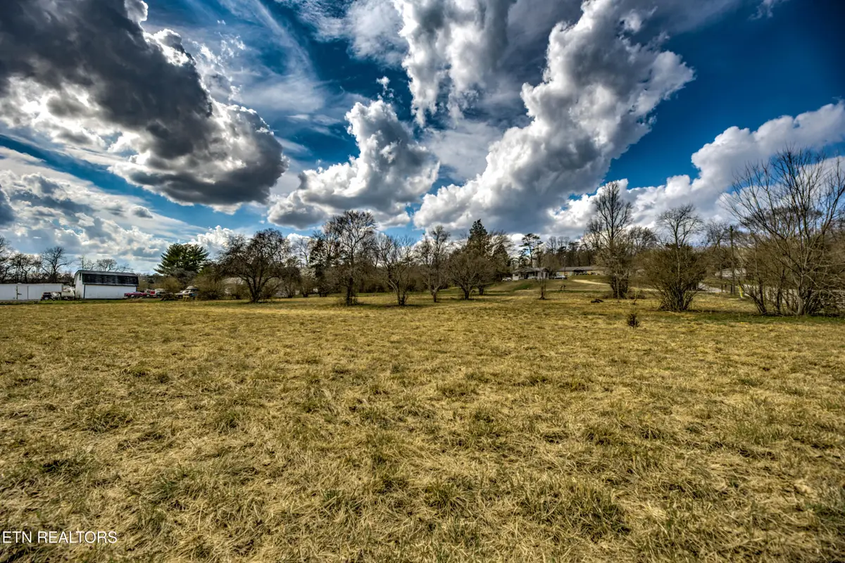 3275 W Wolf Valley Rd, Clinton, TN 37716 - #1