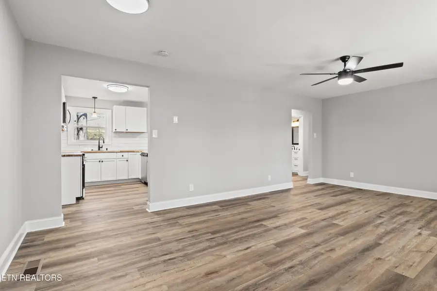 2102 Montvale Rd, Maryville, TN 37803 - #3