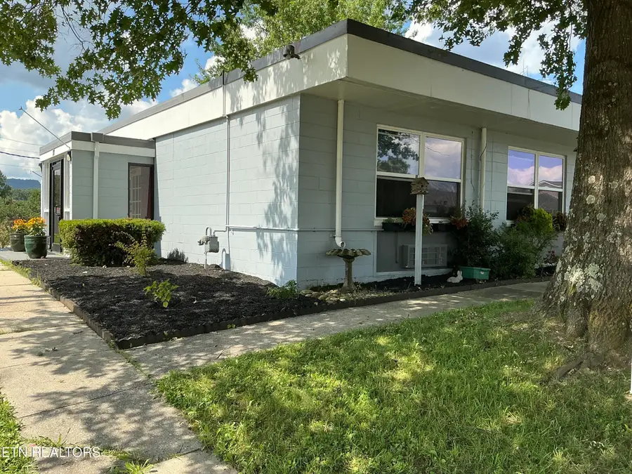 117 Pierce Rd, Jacksboro, TN 37757 - #2