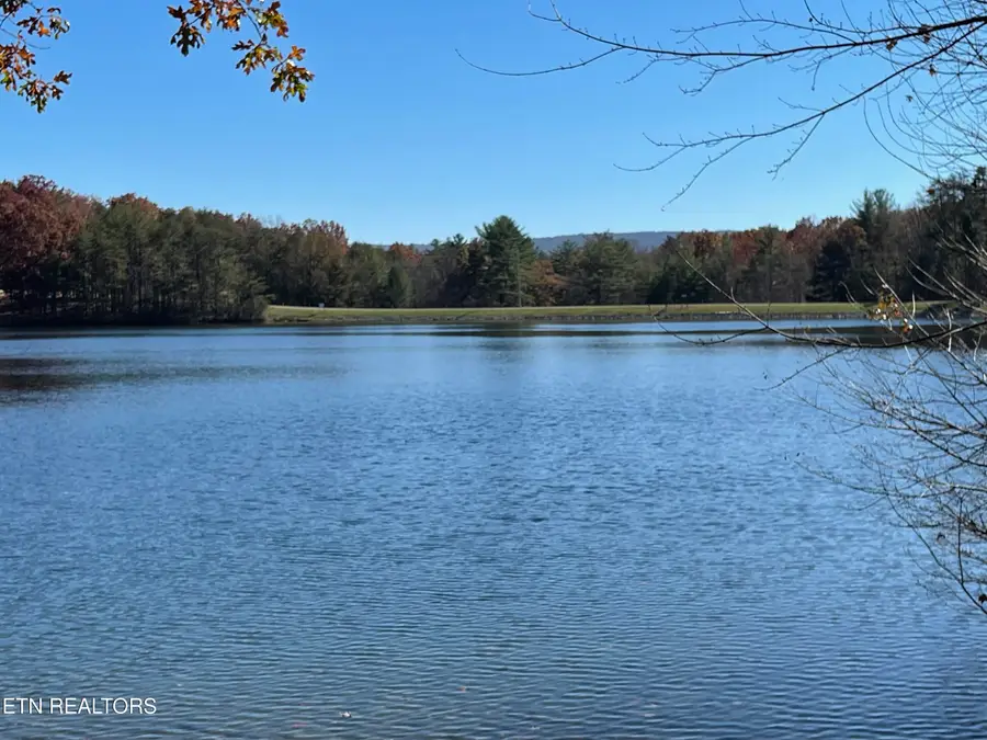 327 Bainbridge Rd, Crossville, TN 38558 - #2