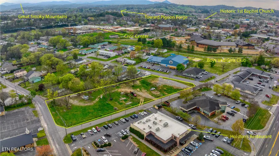 601 E Bruce St, Sevierville, TN 37862 - #3