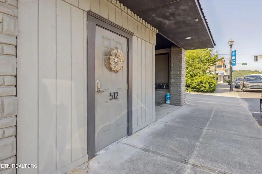 512 N Roane St, Harriman, TN 37748 - #2