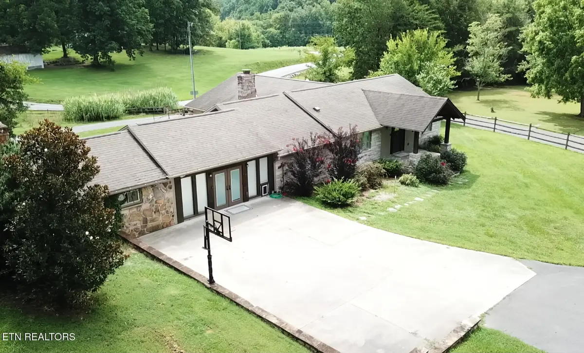 617 Lewelling Rd, Sevierville, TN 37862 - #1