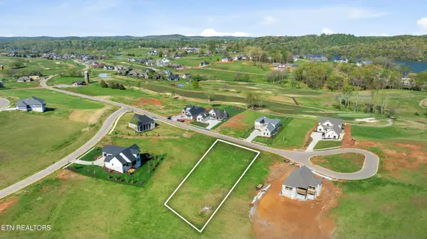 5252 Old Club Rd, Loudon, TN 37774