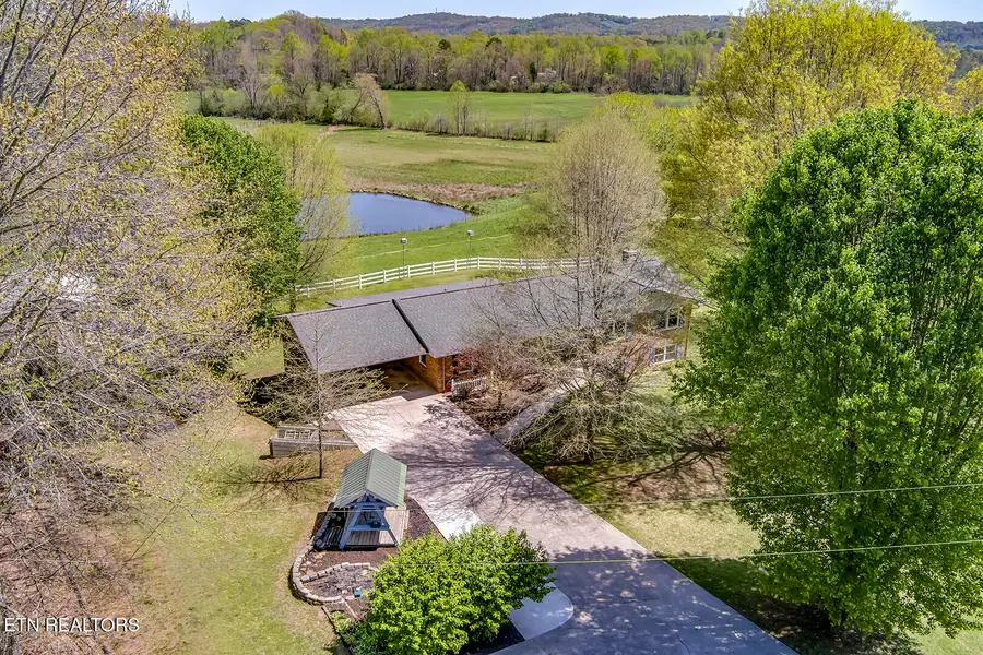 823 Old Harriman Hwy, Oliver Springs, TN 37840 - #2