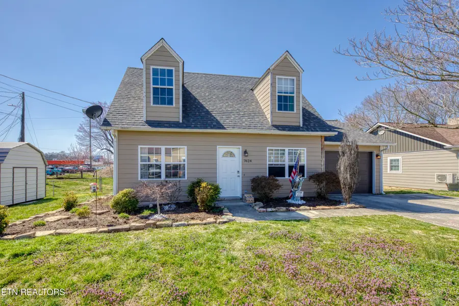 7624 Camden Rd, Powell, TN 37849 - #2