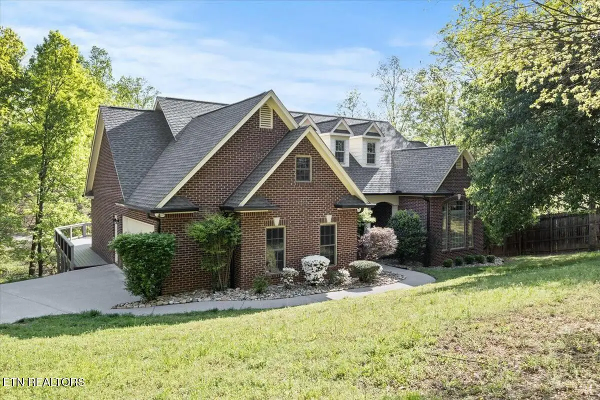 1121 S Sequoyah Drive, Friendsville, TN 37737 - #1