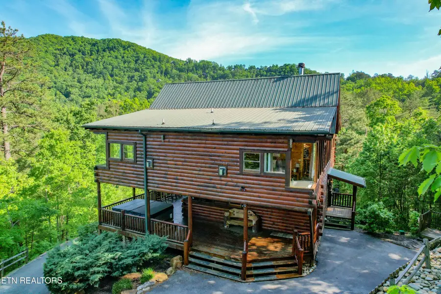 3040 Amanda Jane Way, Sevierville, TN 37862 - #3