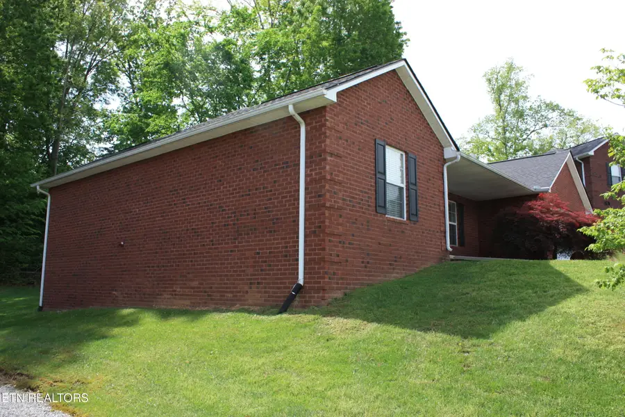 6912 Ghiradelli Rd, Knoxville, TN 37918 - #3