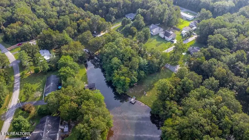 1566 E Cherokee Rd, Crossville, TN 38572 - #3