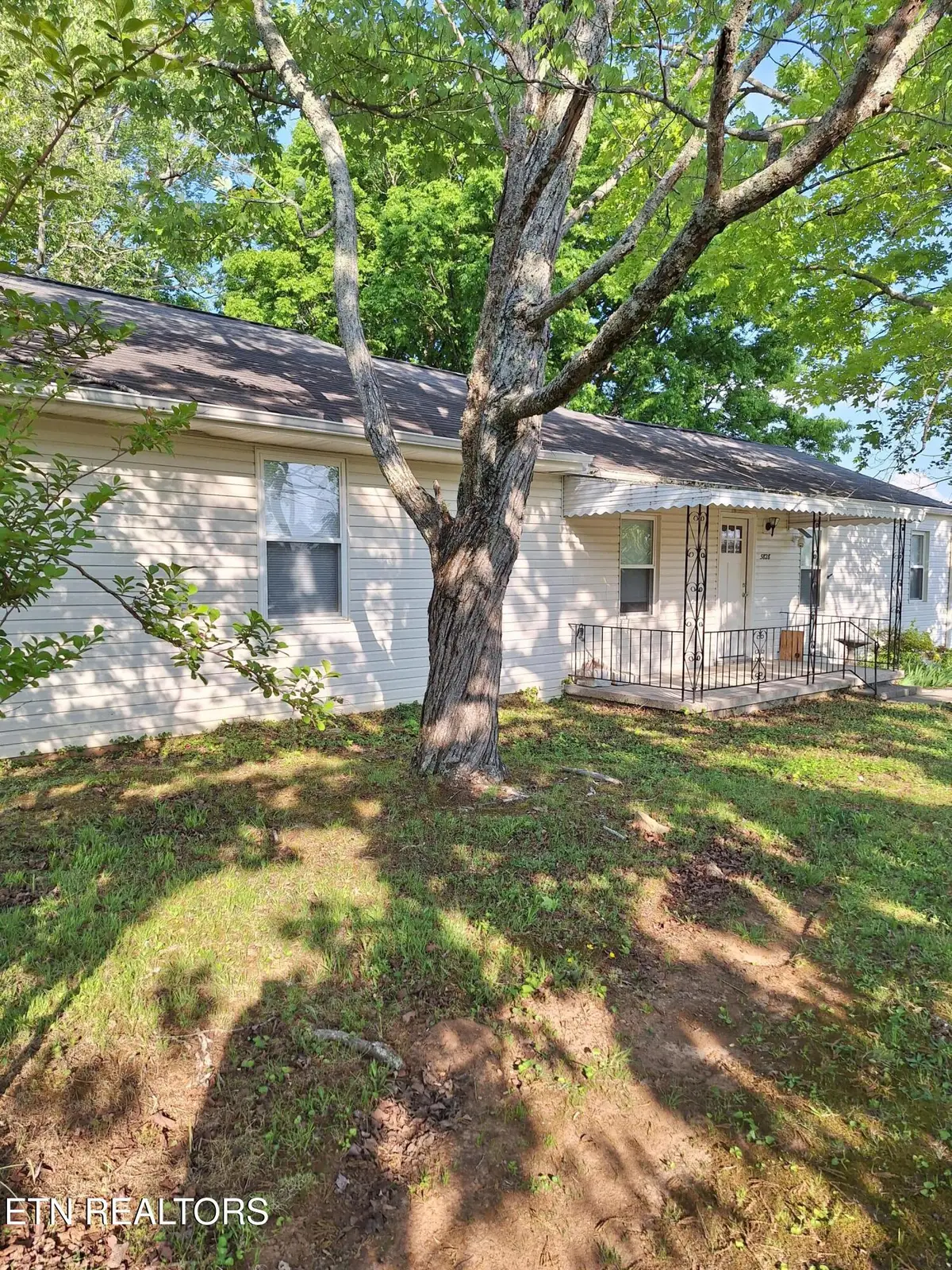 5828 Eldridge Rd, Knoxville, TN 37918 - #1