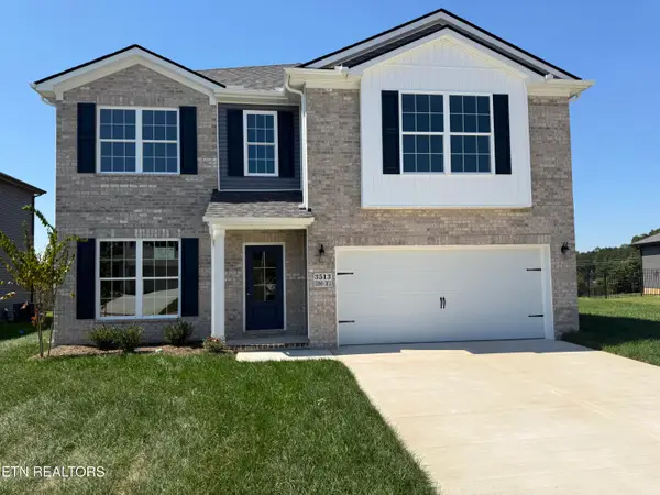 3513 Crimson Circle, Maryville, TN 37801