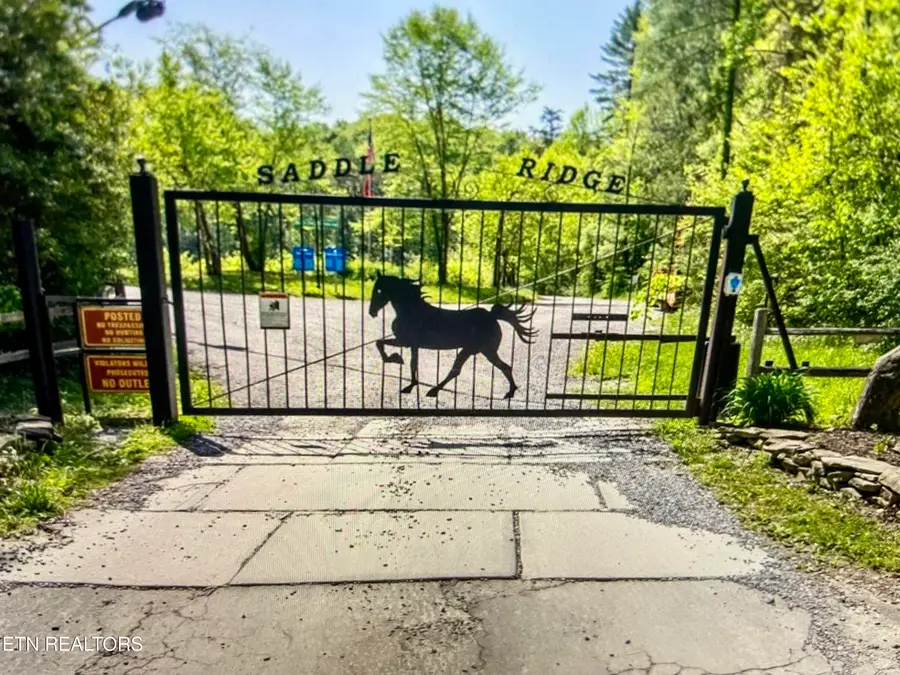 1852 Oakwood Rd, Walland, TN 37886 - #2