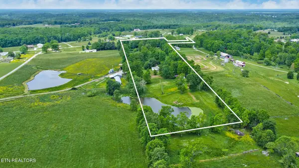 60 Greenview Lane, Crossville, TN 38571