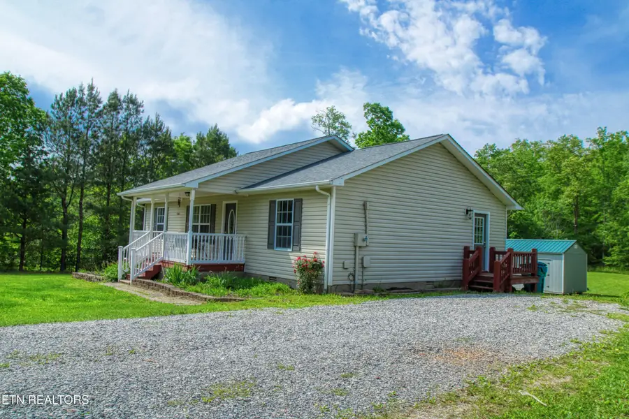 634 Robs Rd, Grimsley, TN 38565 - #2