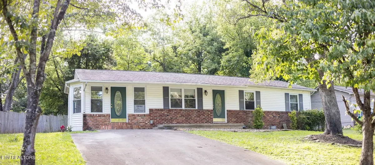 1049 Roswell Rd, Knoxville, TN 37923 - #1