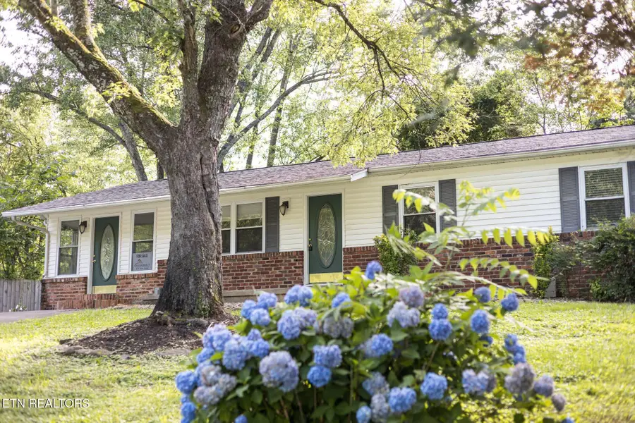 1049 Roswell Rd, Knoxville, TN 37923 - #2