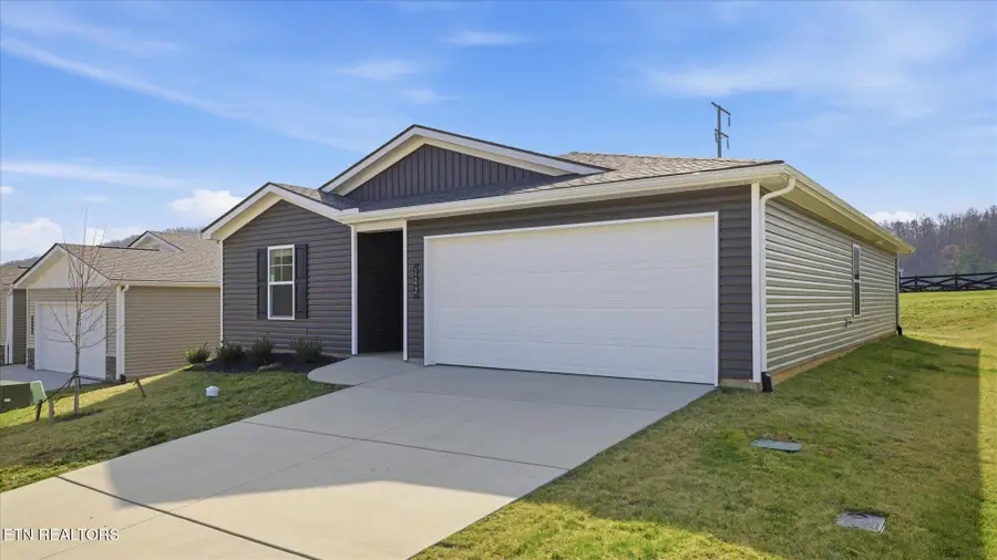 122 N Rolling Meadows Drive, Harriman, TN 37748 - #2