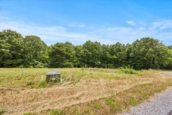 2890 Norcross Rd, Maryville, TN 37803