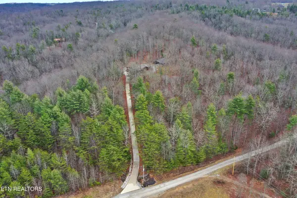 495 Bear Hollow Rd, Oneida, TN 37841